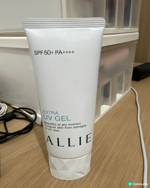SOFINA隔離底霜及allie 防曬，主要用作防曬基本使用...