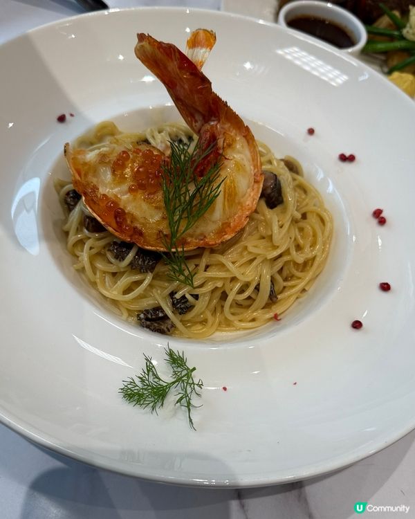 灣仔酒店半自助午餐🍽️買三送一！