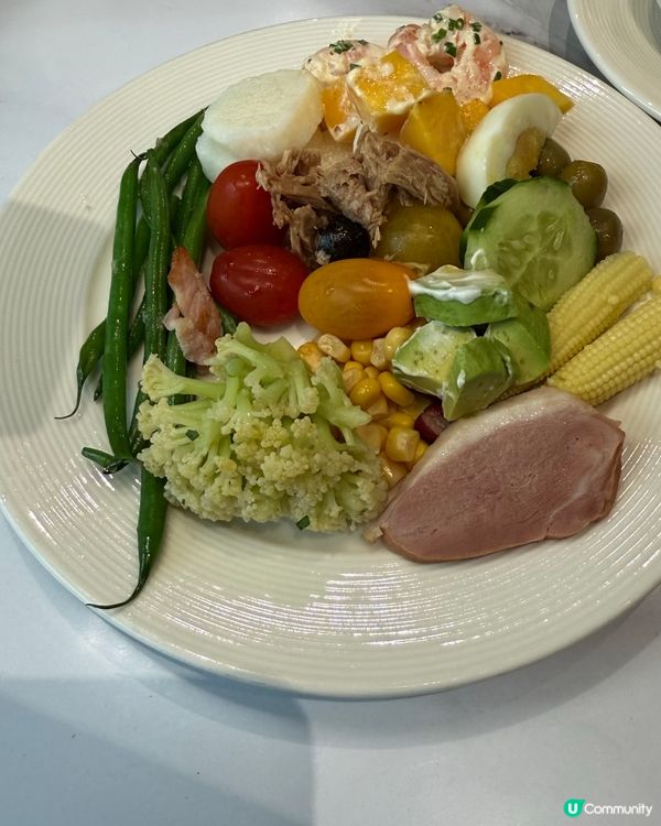 灣仔酒店半自助午餐🍽️買三送一！