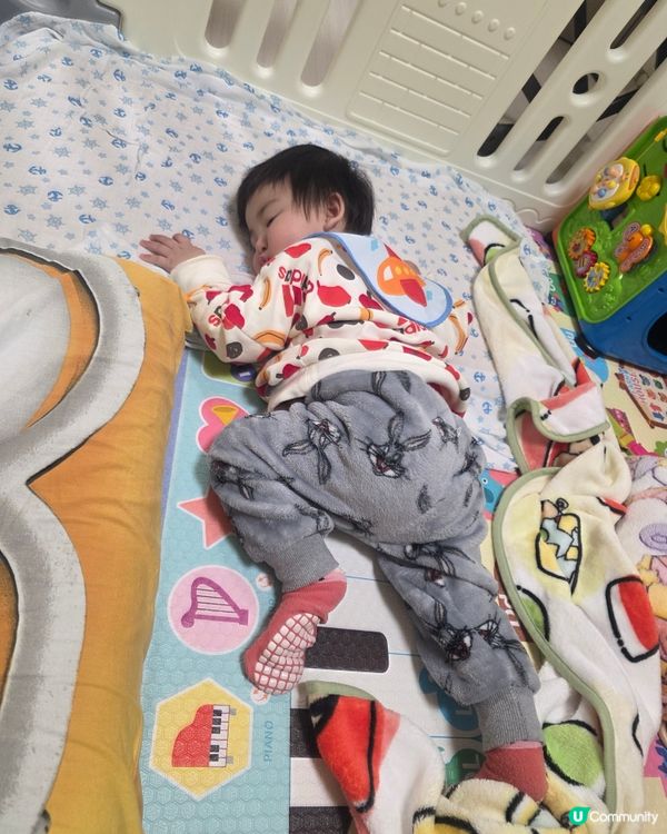 𝐂𝐮𝐫𝐭𝐢𝐬 𝐁𝐁 自己玩玩吓趴低瞓著左🤣