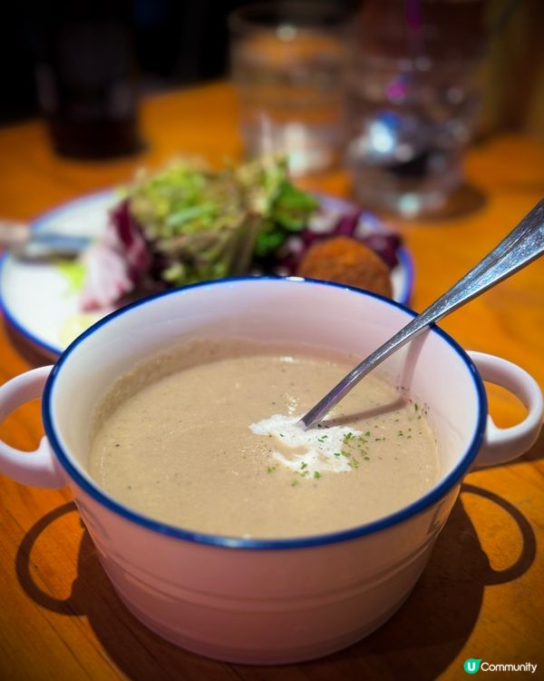 炸魚薯條店有得食烤雞🤤🤤