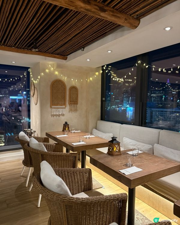 尖沙咀人氣峇里海灘風餐廳,仲有維港美景!