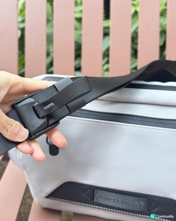 **白色 Herman H3 Sling Bag 完整評測**