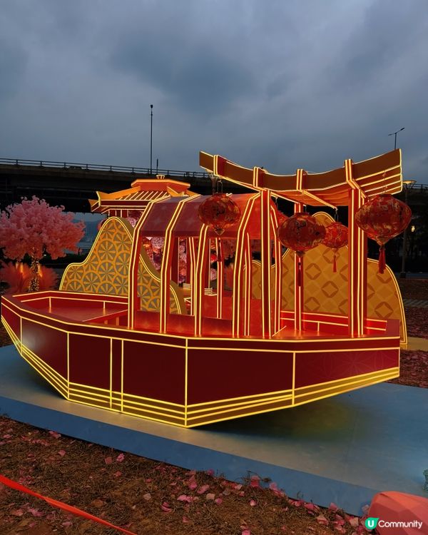 北角匯換上新春桃紅新裝啦