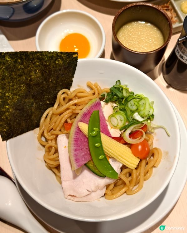香氣濃郁松露雞白湯拉麵
