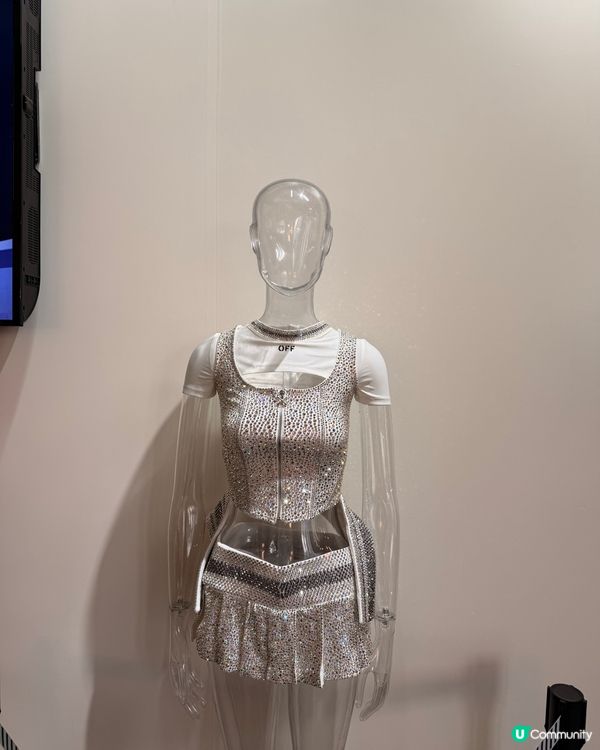 多謝好心人，儲齊一套Lisa免費Postcard! 