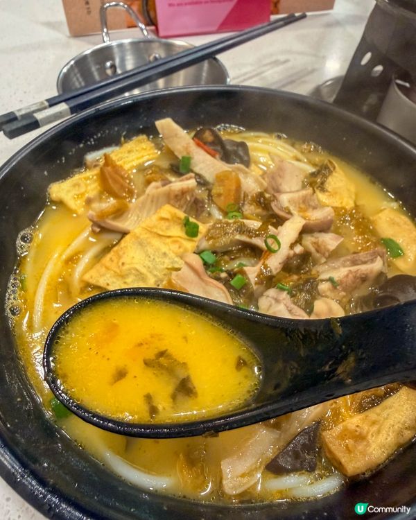 灣仔美食｜花膠雞湯米線、小火鍋暖胃之選