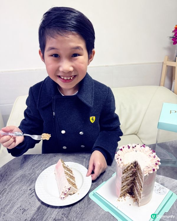 媽咪生日蛋糕！揀咗粉色荔枝玫瑰味！🌸🍰