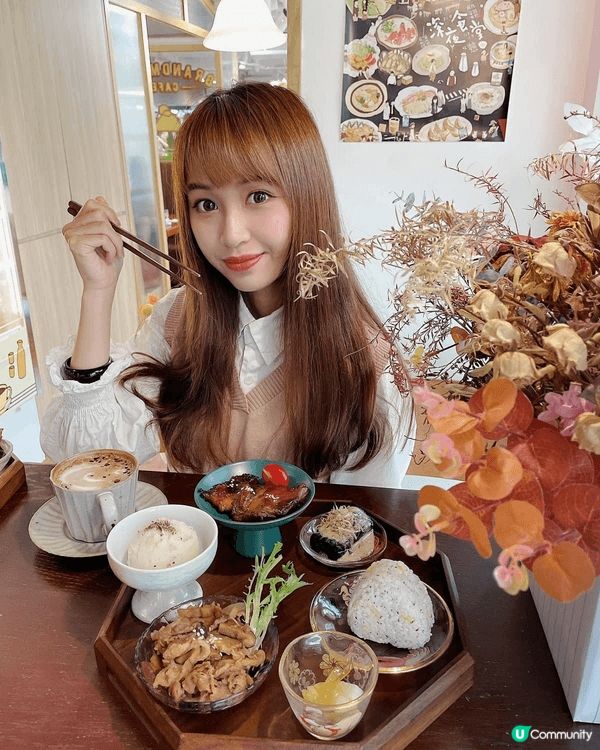 我地鐘意美食，成日周圍去影相，鐘意紀錄生活，鐘意分享，宜家會...