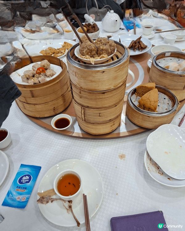 同朋友去位於筲箕灣嘅明星金閣飲茶🫖🥢，點心款式多樣樣齊🍥🍱,...