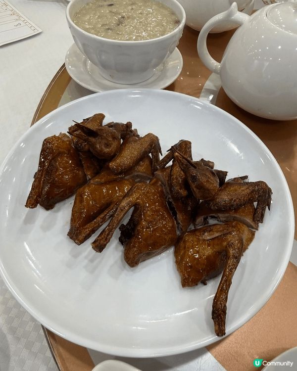 同朋友去位於筲箕灣嘅明星金閣飲茶🫖🥢，點心款式多樣樣齊🍥🍱,...