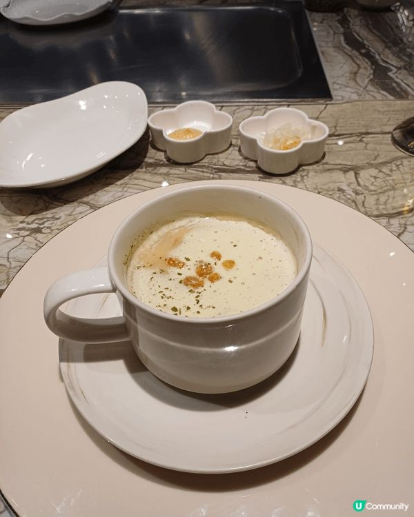 夏慕尼鐵板燒，屬於西餐鐵板燒，現場看著廚師煮好放到面前，食物...