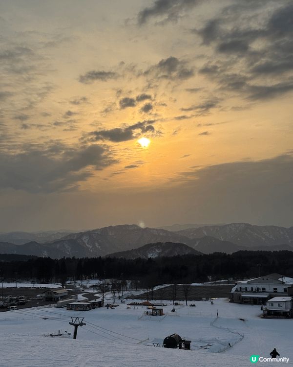 剛去左個日本滑雪之旅，地點係福井縣嘅勝山滑雪場☺️場地大，人...