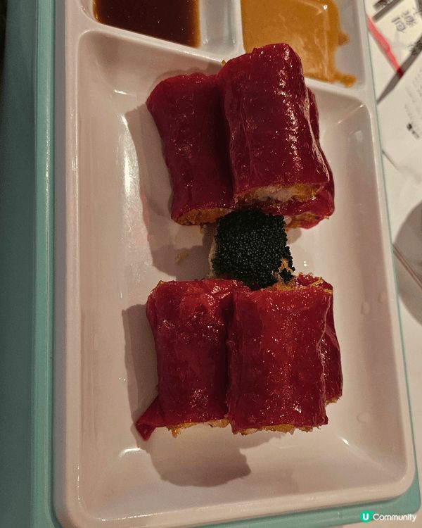 我會去儲香樓飲茶可以食佢嘅黑松露小籠包 同埋菠蘿包奶凍，好味...