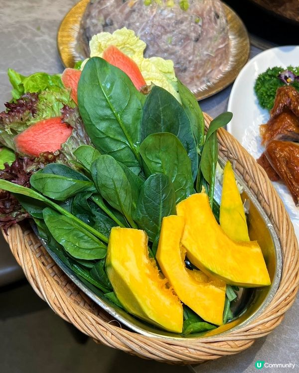 搭配富貴爬金山,讓年夜飯更有格調