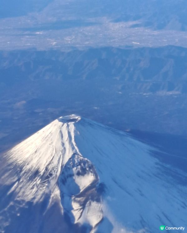 高處看到積雪富士山 太美啦