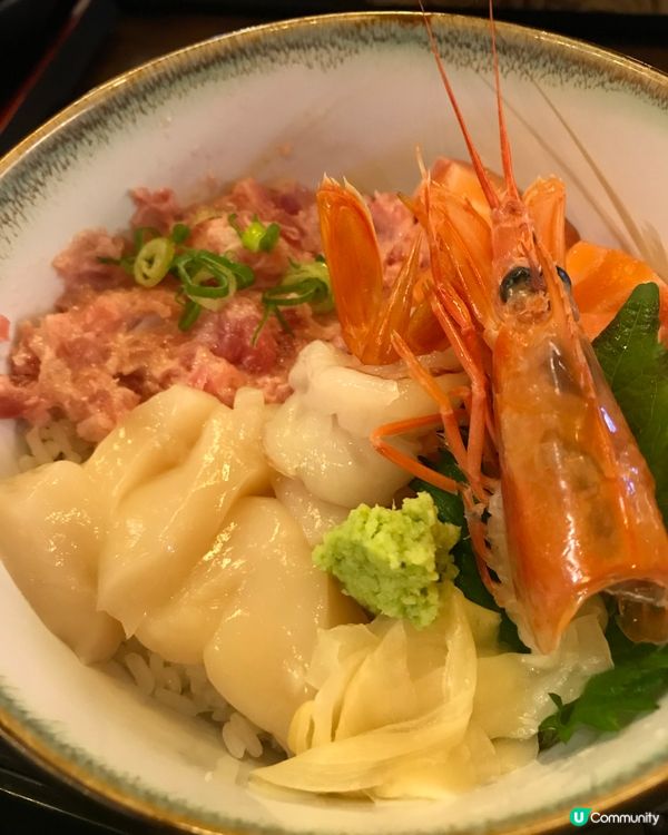 美味的刺身丼