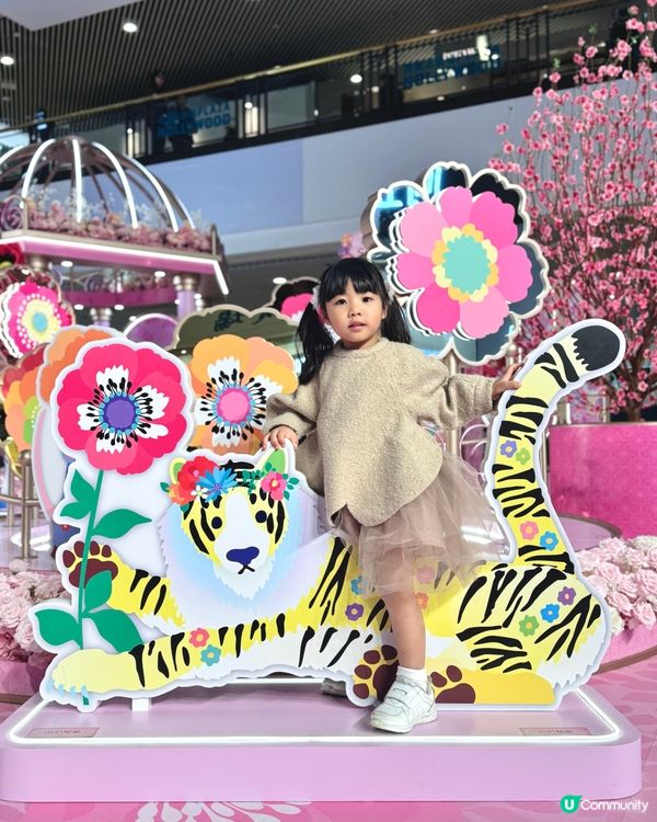 花開富貴迎新春！🌸駿馬雕塑添好運！🐎