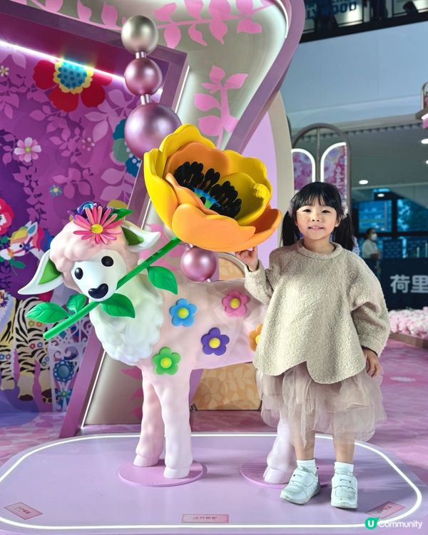 花開富貴迎新春！🌸駿馬雕塑添好運！🐎