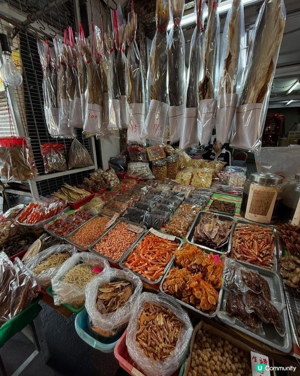 步進金蠔之鄉流浮山，為開年飯搜羅大隻金蠔