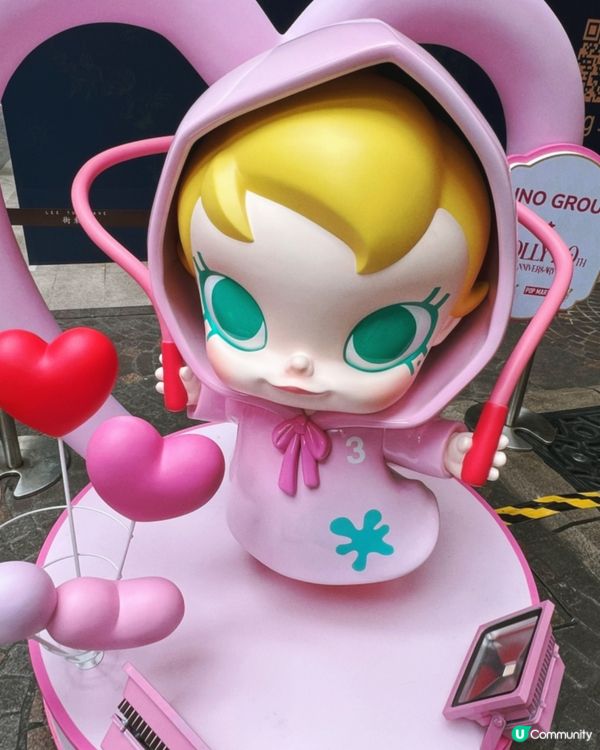 灣仔利東街巧遇Molly20週年公仔！😍