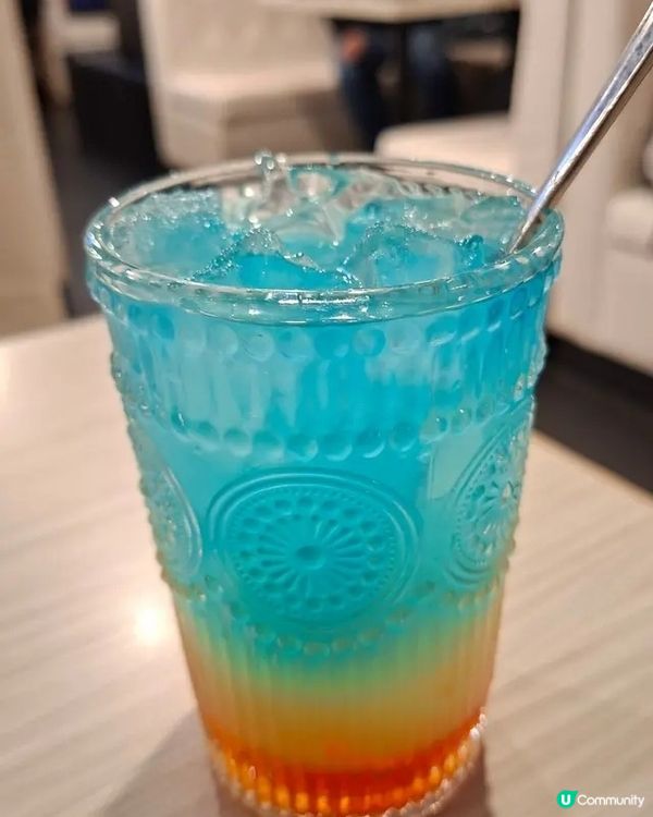 樓上驚喜：美食、甜品、桌遊一次滿足🩷