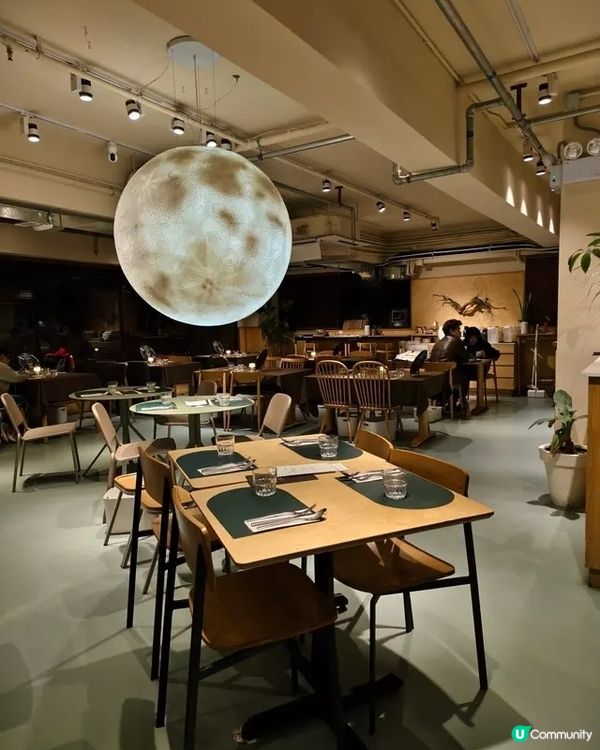 【香港｜藏在工廈裡的黑膠約會秘境🎵】