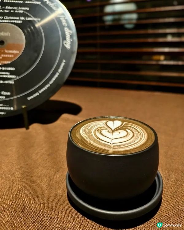 【香港｜藏在工廈裡的黑膠約會秘境🎵】