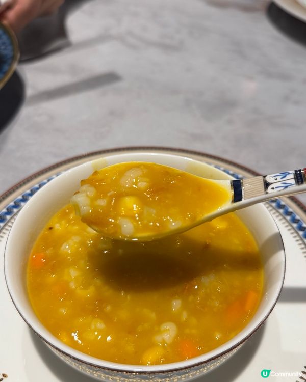 楊記養生鍋湯底熬得好入味，香濃而唔油膩，有淡淡南瓜甜香...