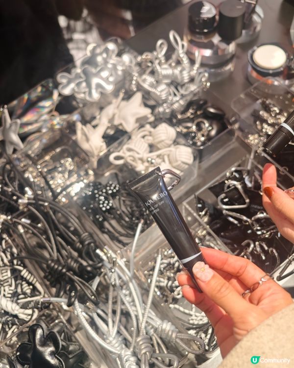 尖沙咀COSme 超級好行！ diy 電話繩