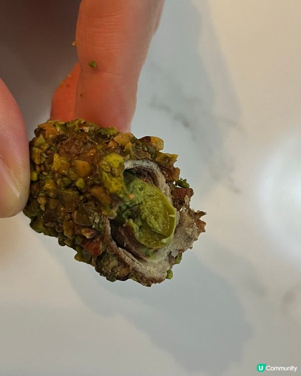 最近一買難求既開心果朱古力,比我買到了!