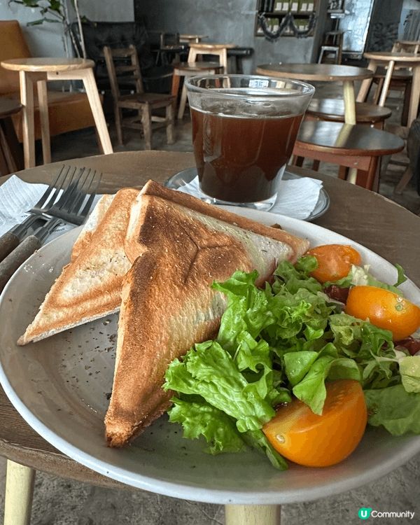 我推介深水埗這間 cafe - Dozy , 他們的咖啡不論...