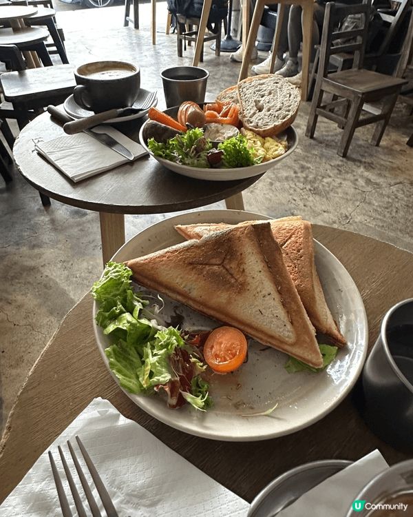 我推介深水埗這間 cafe - Dozy , 他們的咖啡不論...