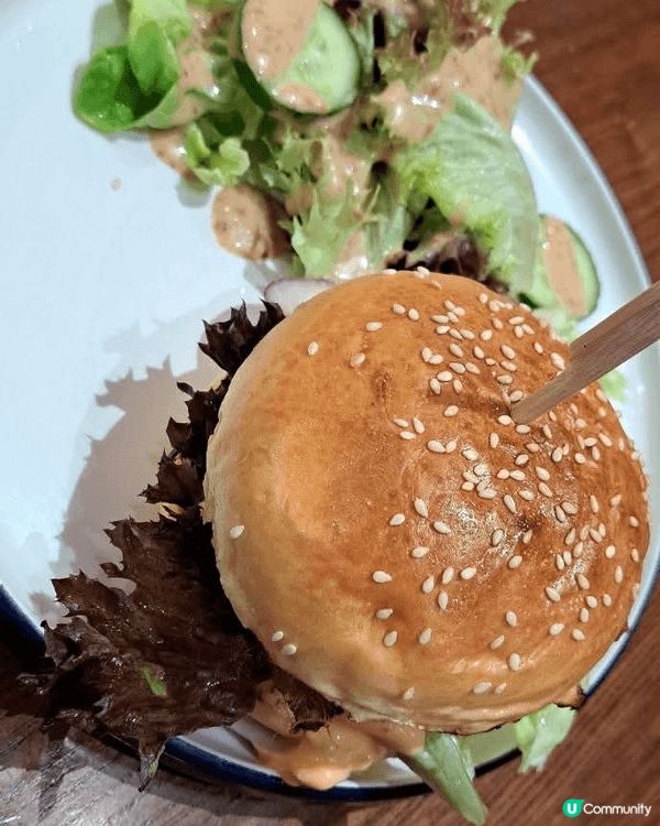 之前大家樂的下午茶有乳鴿炒麵配紅豆冰可惜只有一個星期就不存在...