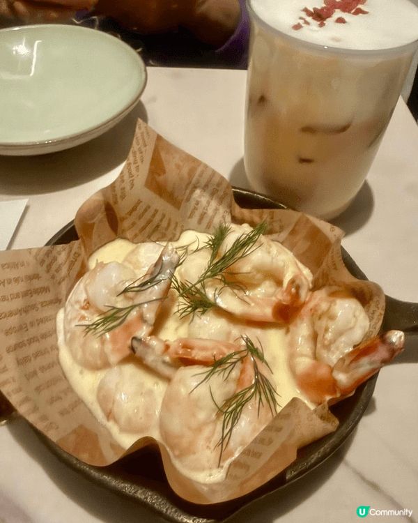 奶油香煎鮮蝦奶油味濃，蝦大隻彈牙。牛肝菌義大利麵，牛肉很軟易...