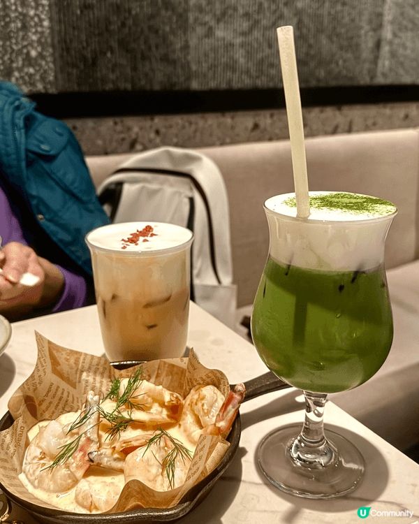 奶油香煎鮮蝦奶油味濃，蝦大隻彈牙。牛肝菌義大利麵，牛肉很軟易...