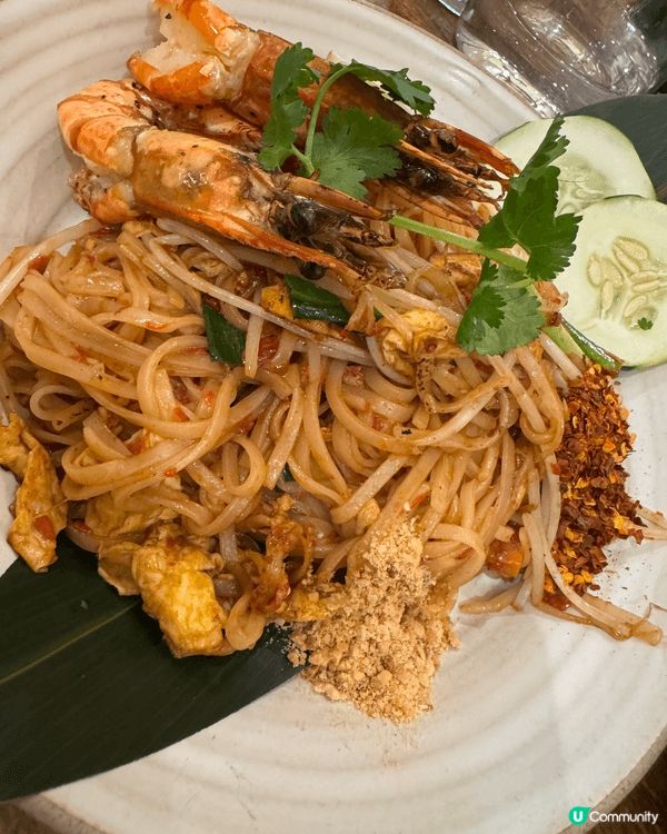 荃灣泰式風味餐廳，迎合香港人口味不會太難，裝修也很美麗。