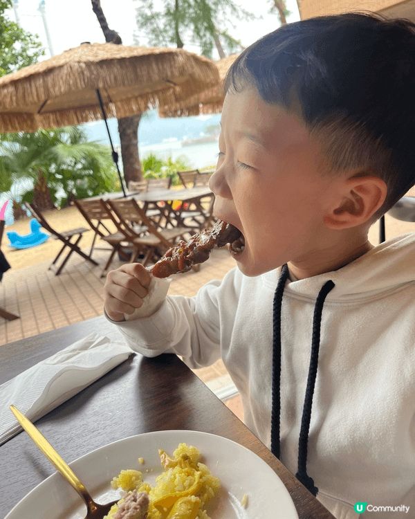 挪亞方舟對出泰國美食「泰．Chill」，一邊欣賞美麗風景，一...