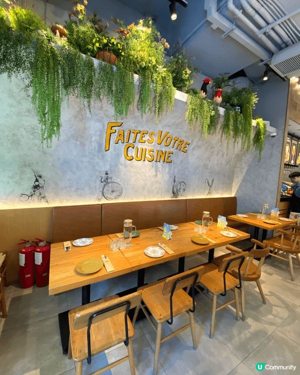 呢間餐廳啲嘢食賣相非常之靚，絕對係打卡必理嘅地方。而且入到嚟...