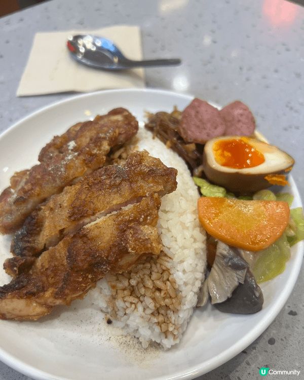 最近喺九龍灣淘大廣場試咗新開嘅火火雞肉，係《那個》的附屬餐廳...