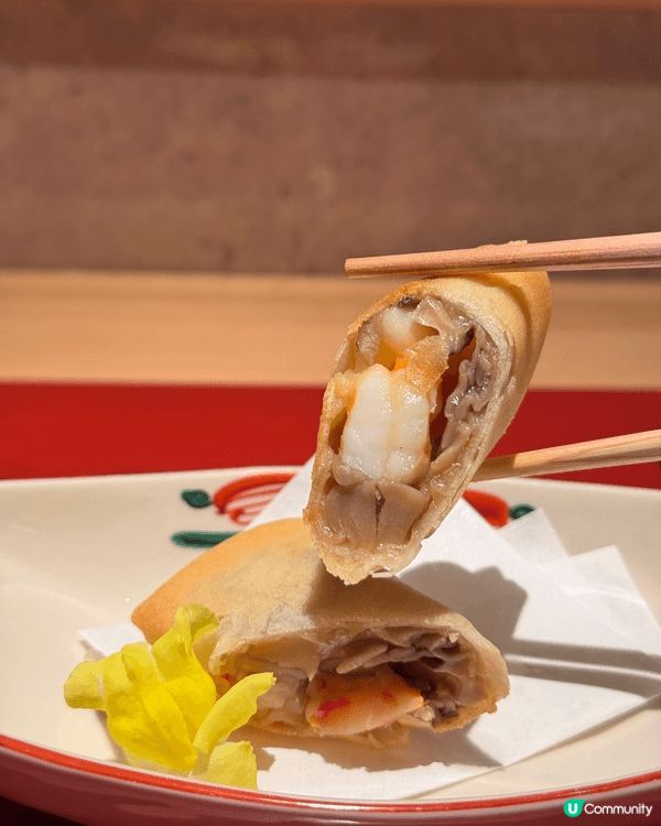 份量頗足的蒸水蛋，用料十足見到滿滿的矜貴海膽和三文魚子，入口...