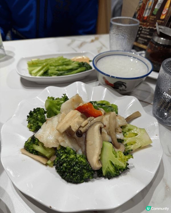 喺沙田中心行去瀝源嗰條橋中間，竟然有間潮式餐廳「翠豐冰廳」！...