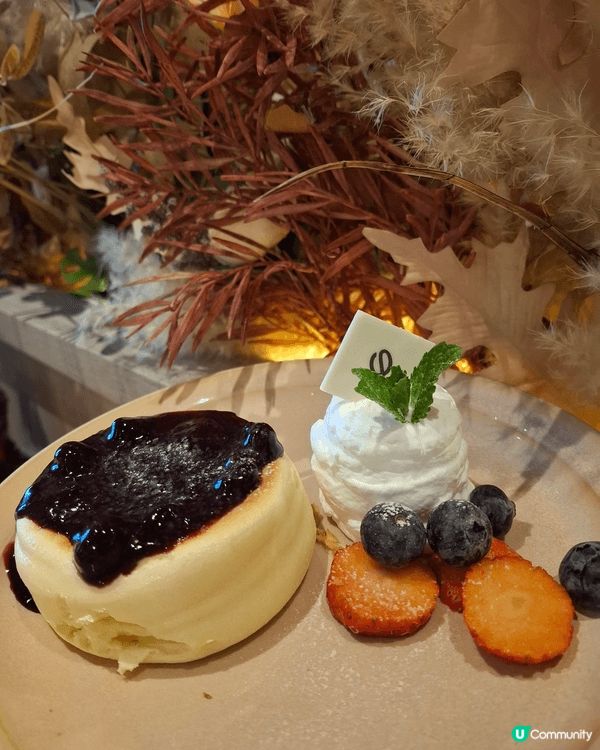 新開張餐廳，主菜味道吸引，連小食都很用心，另外甜品精緻，服務...