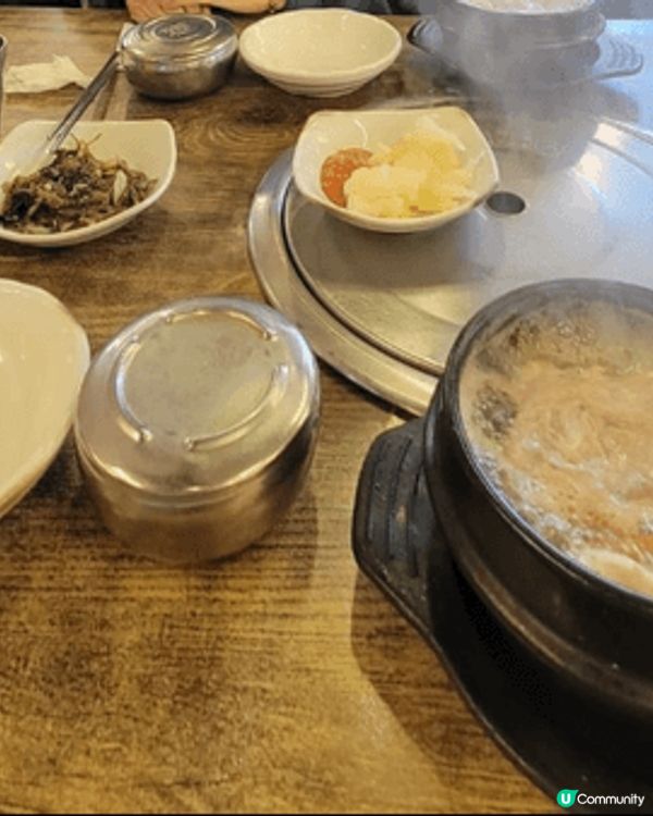 韓式韮草煎餅，粉絲牛肉煲配飯，加上一些前菜，豐富温暖，好適合...