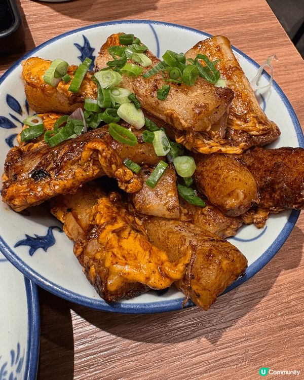 經典的馬來西亞美食餐廳-兩草，我今次試食了地道的架吔多士，特...