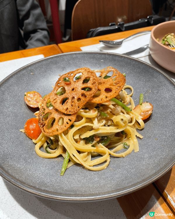 素食俾人感覺好單調，不過間唔中食素可以幫助身體排毒，呢間餐廳...