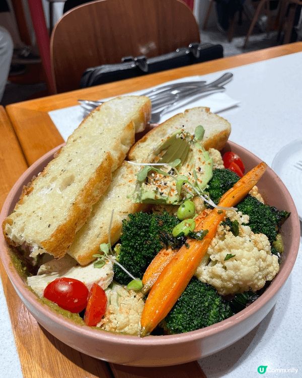 素食俾人感覺好單調，不過間唔中食素可以幫助身體排毒，呢間餐廳...