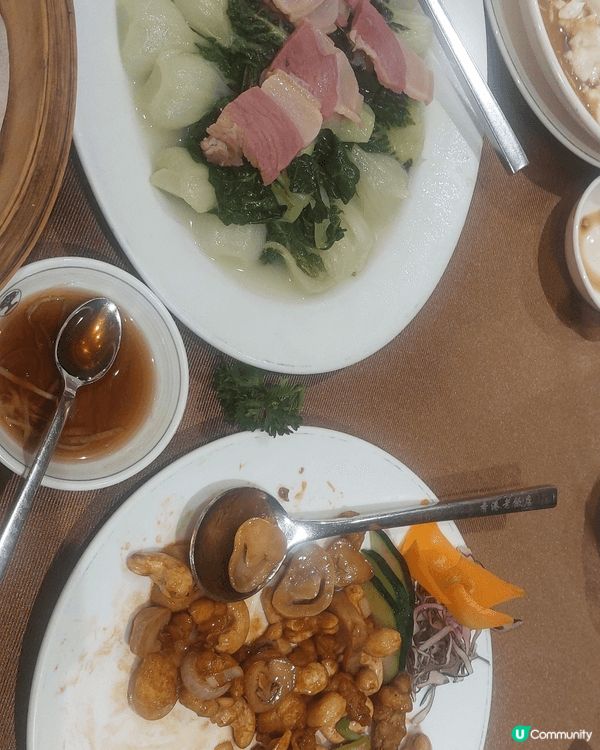 香港老飯店，推介賽螃蟹，肉汁鮮甜細嫩，食落好有層次感。