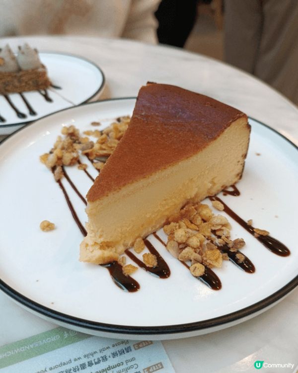 簡單美味嘅西餐，加埋巴斯克芝士蛋糕做甜品，完美嘅配搭！