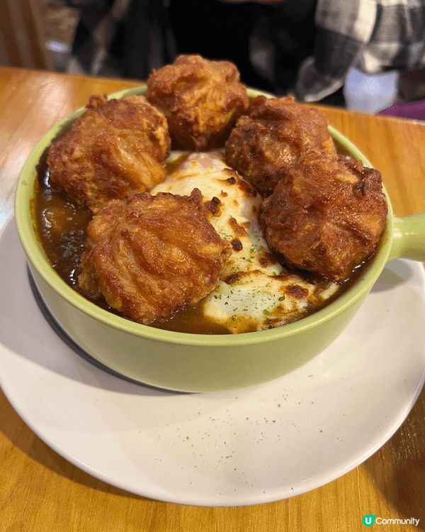 燒咖哩芝士唐揚炸雞飯，炸雞好好味，勁大粒，有驚喜，炸豬扒好普...